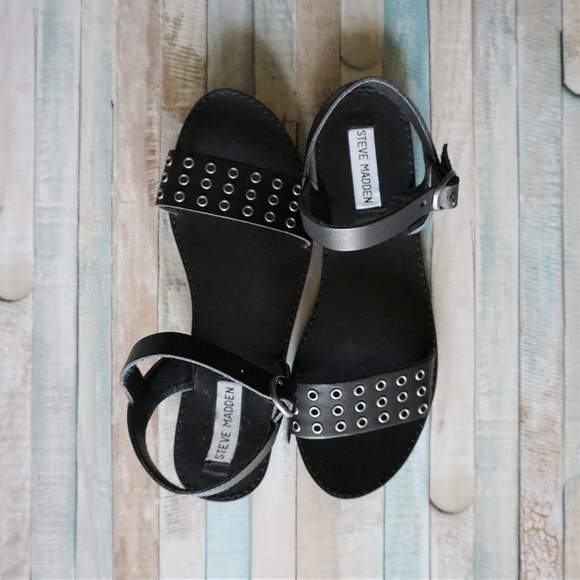 Steve Madden Shoes - Steve Madden Black Leather Flat Sandals Size 8